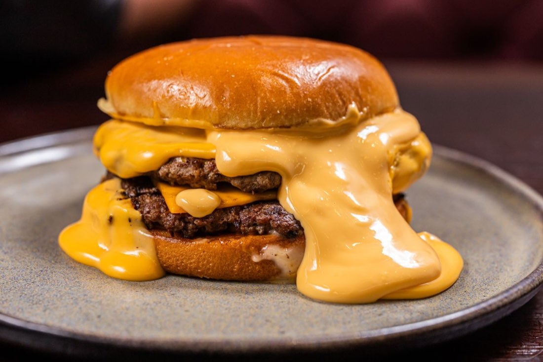 Den ostigaste cheeseburgaren du sett någonsin