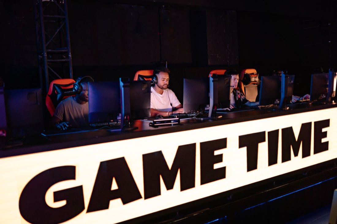 E-sportens tv-sändningar är fantastiska – måste de vara en grabbfest?