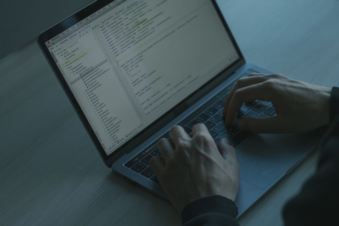 Frans tjänar hundratusentals dollar på att hacka lagligt