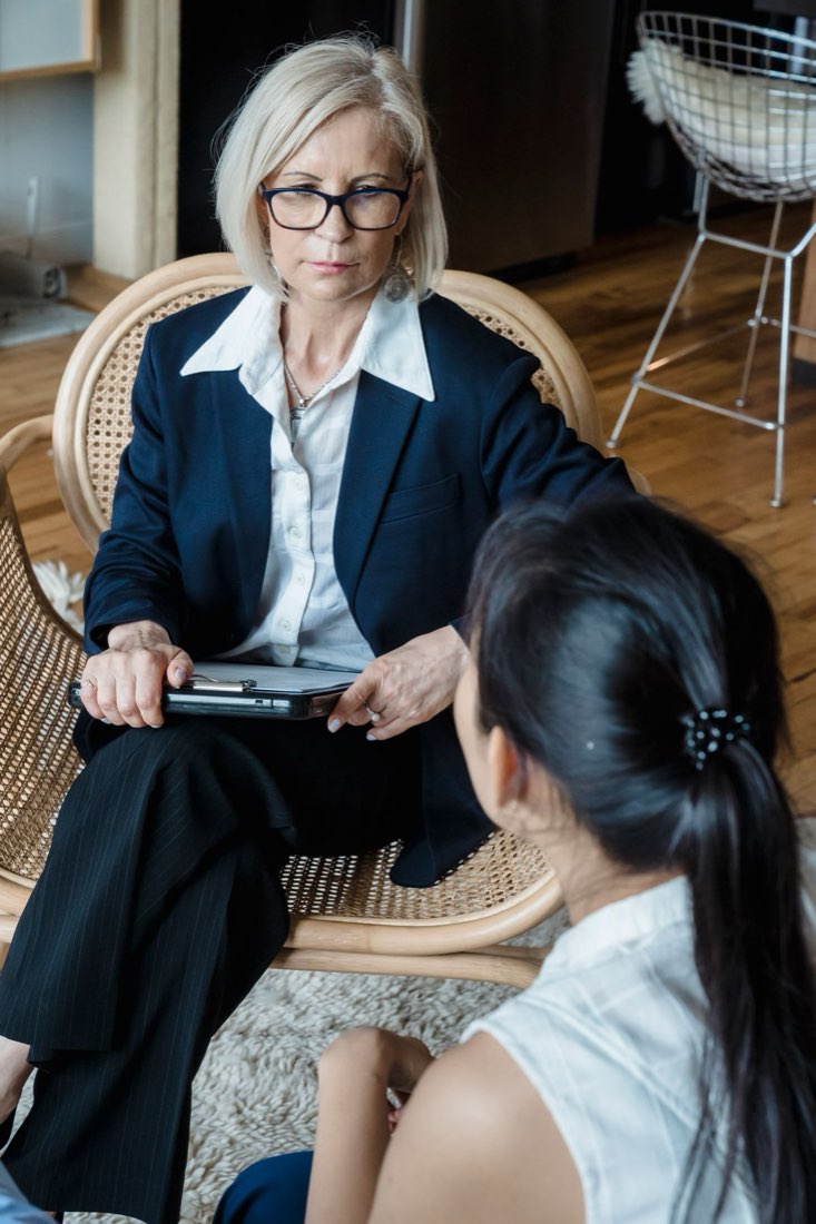 Frida hjälper andra kvinnor att synas och lyckas