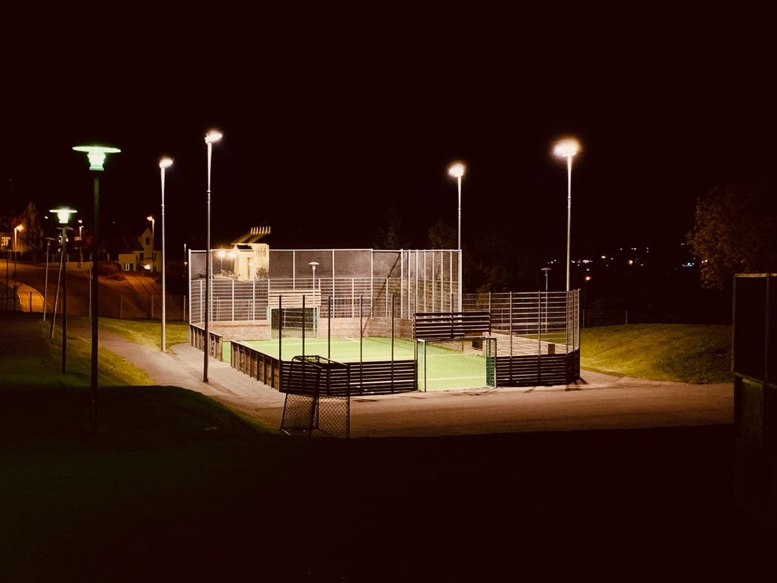 Hur blev lilla Island så bra på fotboll?