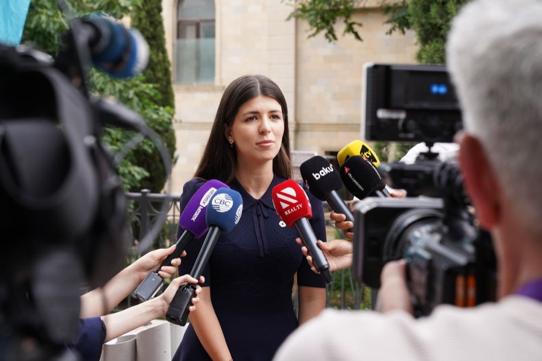 Nej, det var inte journalistkåren – det var en person som hurrade