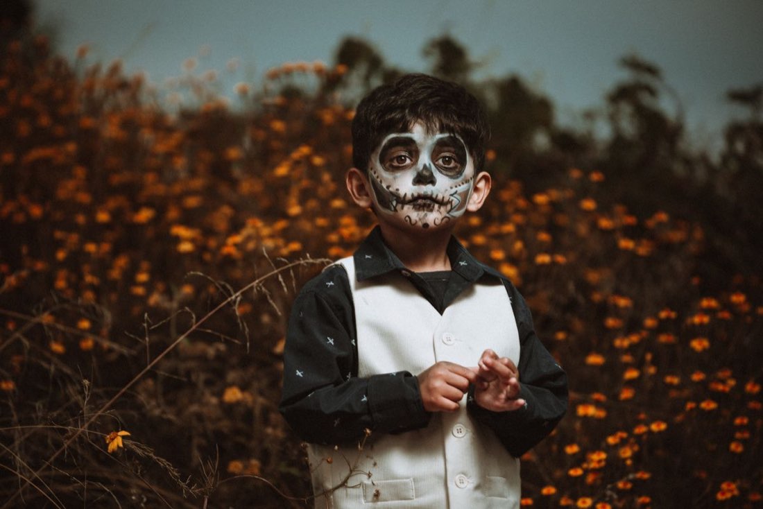 Glöm plastmasken – så blir halloween-ansiktsmålningen till barnen läskigt snygg i år