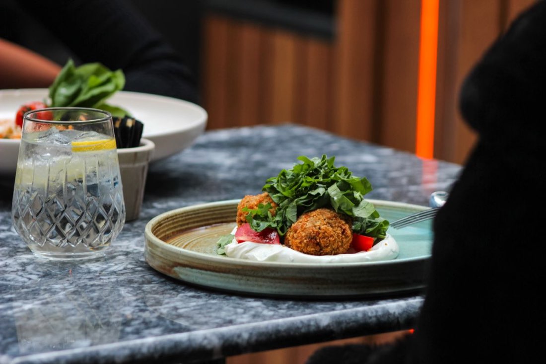 Saffransfalafel till julbordet: så gör du festens mest oväntade tillbehör