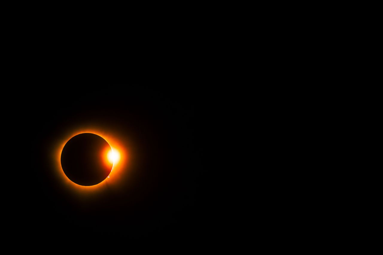 Solförmörkelse 2026: så ser du den och meteorregnet över Sverige den 12 augusti
