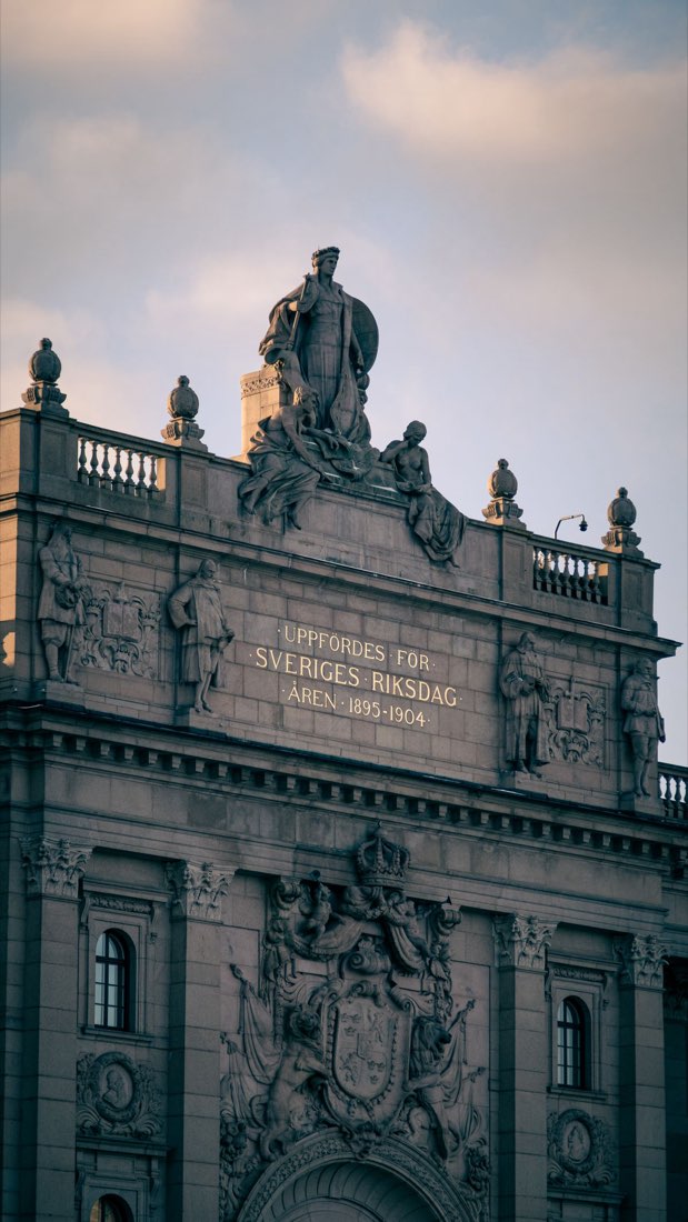 Sveriges riksdag om utlandssvenskarna: får de bestämma?